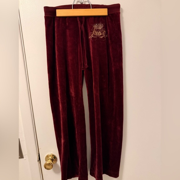 Juicy Couture Velour Maroon Pants- Size: Small - Picture 3 of 4
